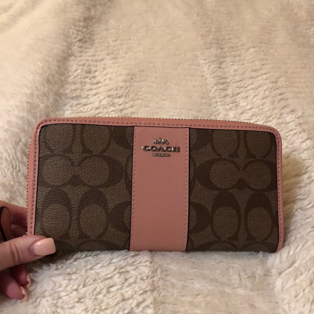 NEW COACH Wallet